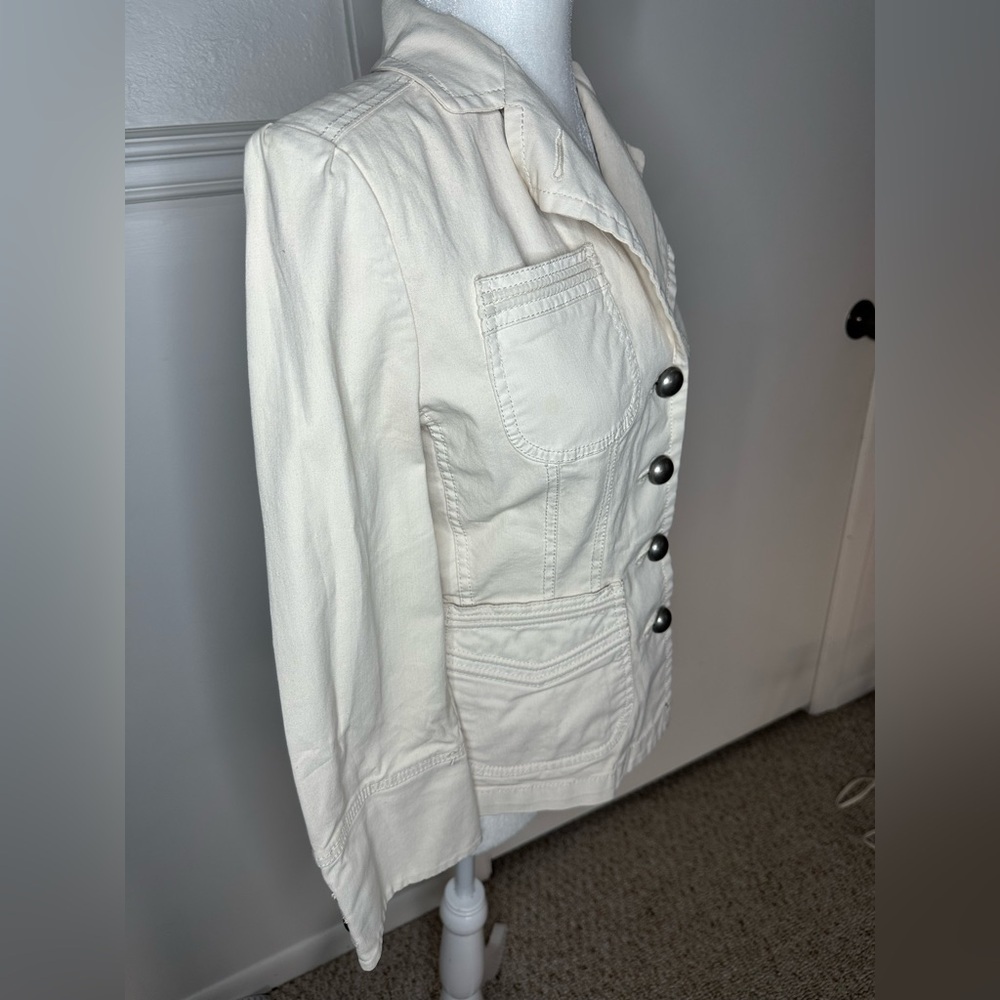 Banana Republic Cream Blazer with Notched Lapel and Tailored Fit size 6 - Picture 3 of 12